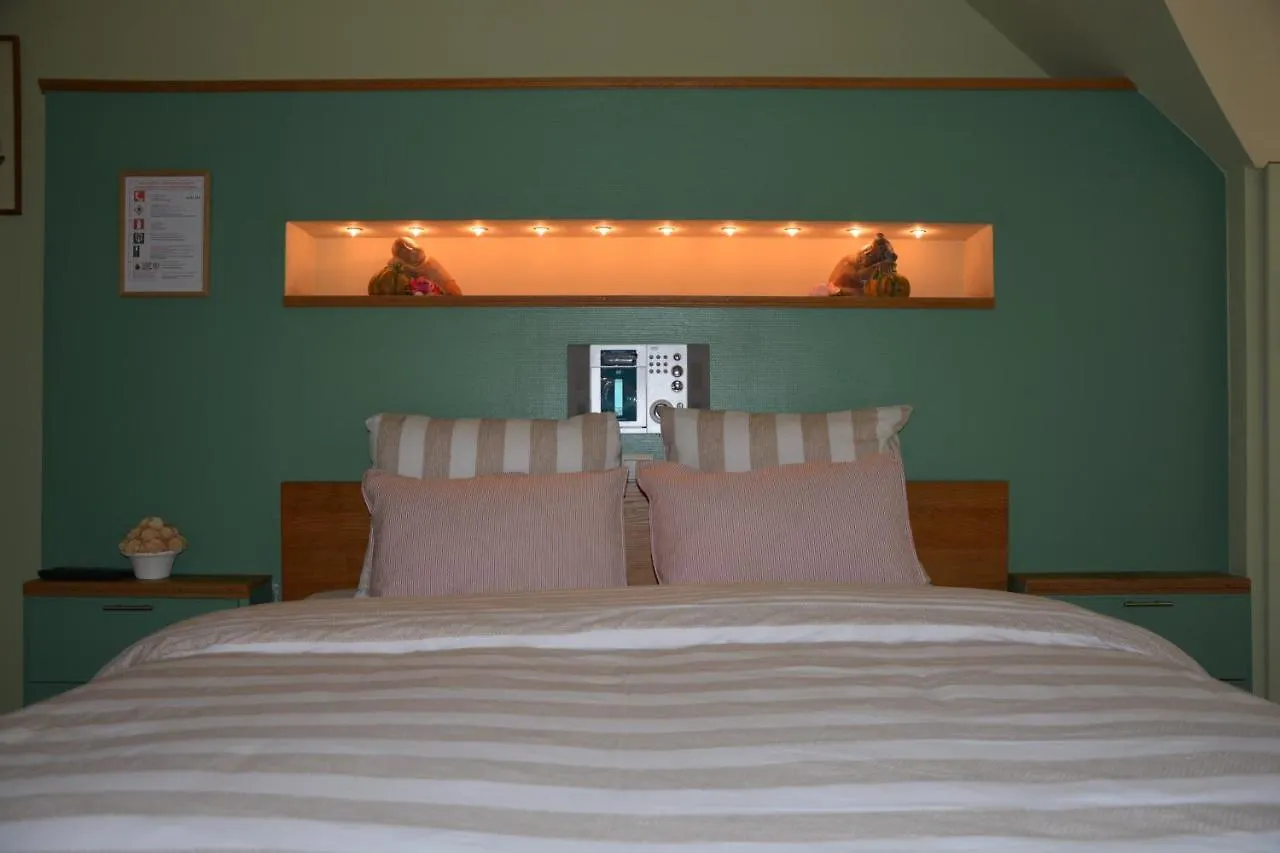Bed and Breakfast Thai Time Wellness Αμβέρσα